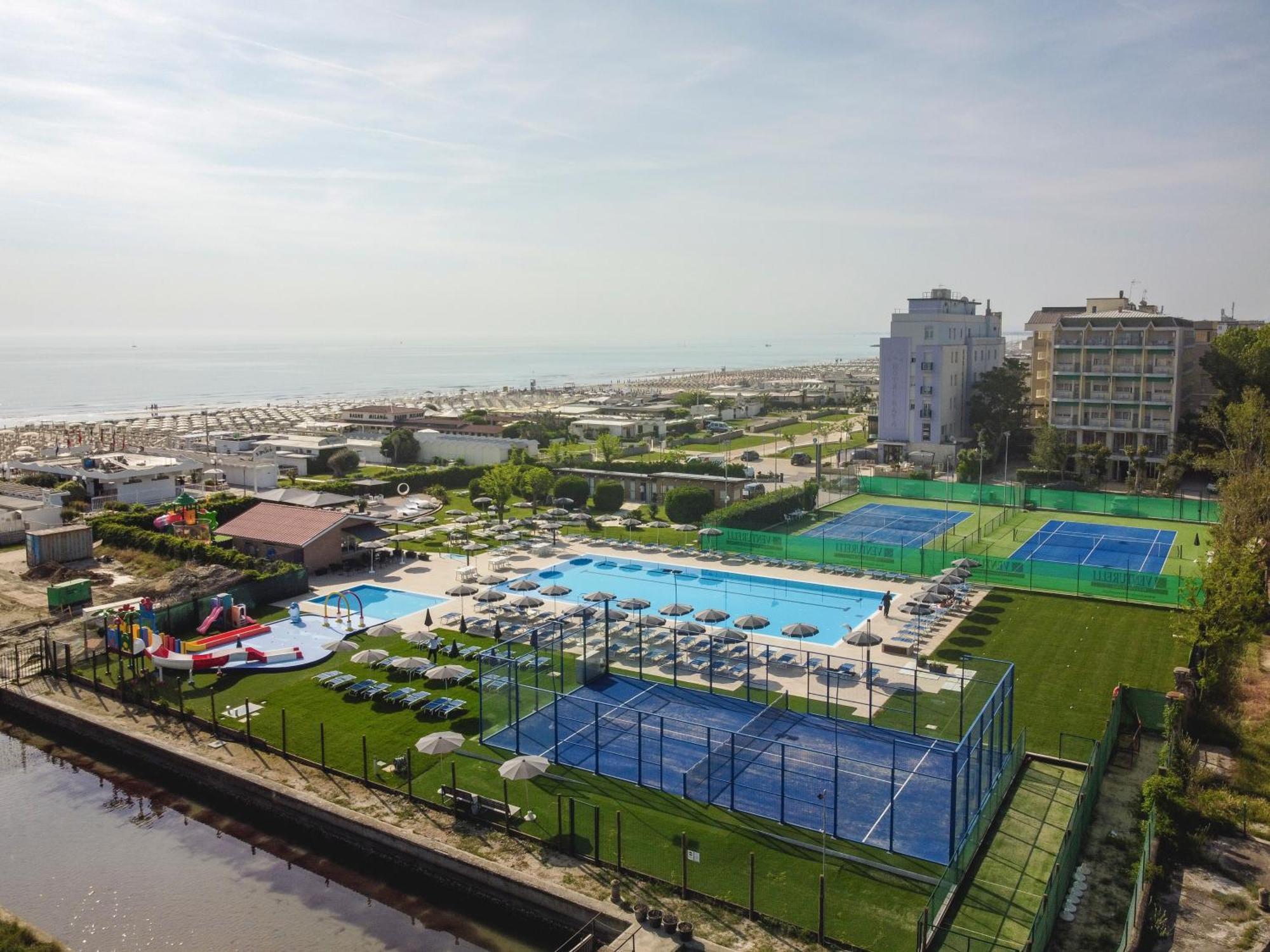 Hotel Baya - In Centro, Sul Mare Milano Marittima Exterior photo